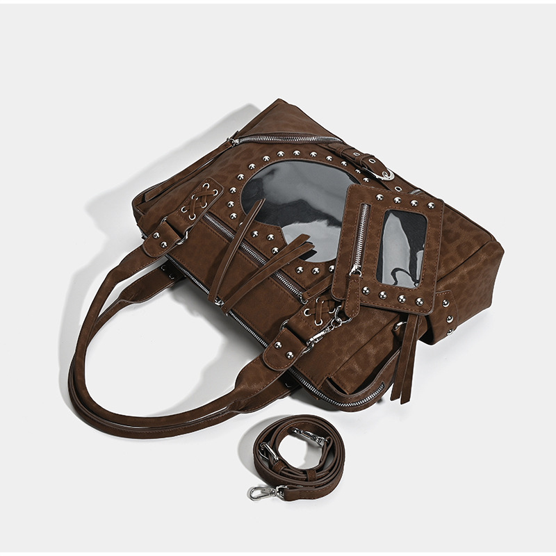 Punkowa torba motocyklowa Ita  – Leatherwork Rivets recenzja i cena