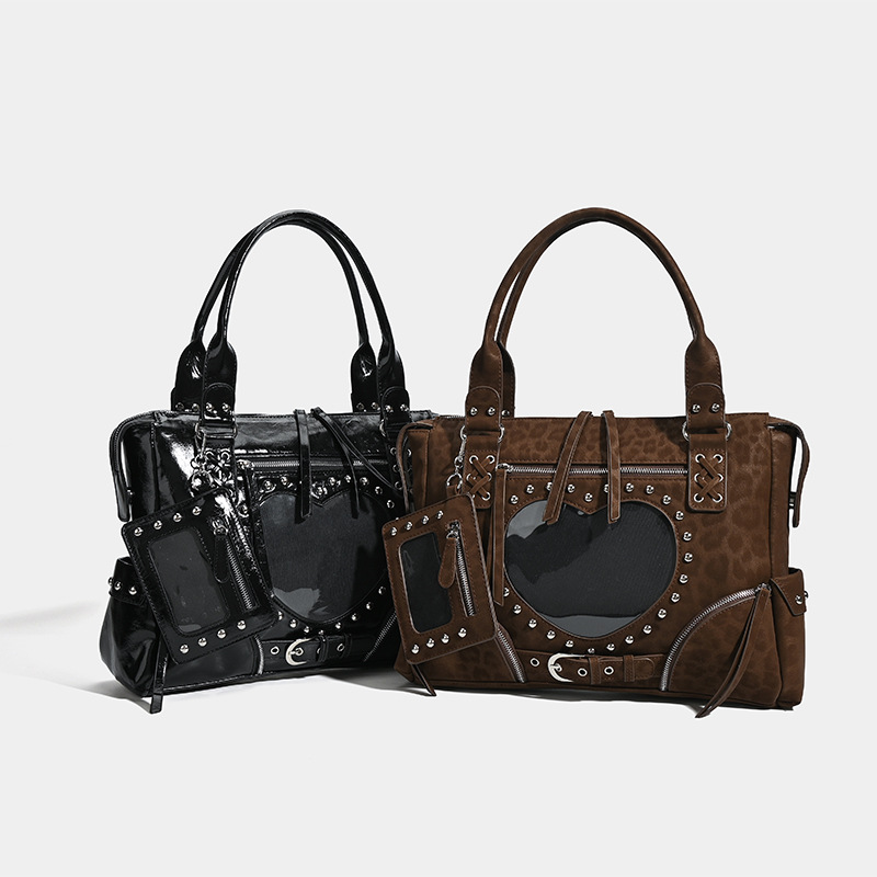 Punkowa torba motocyklowa Ita  – Leatherwork Rivets recenzja i cena