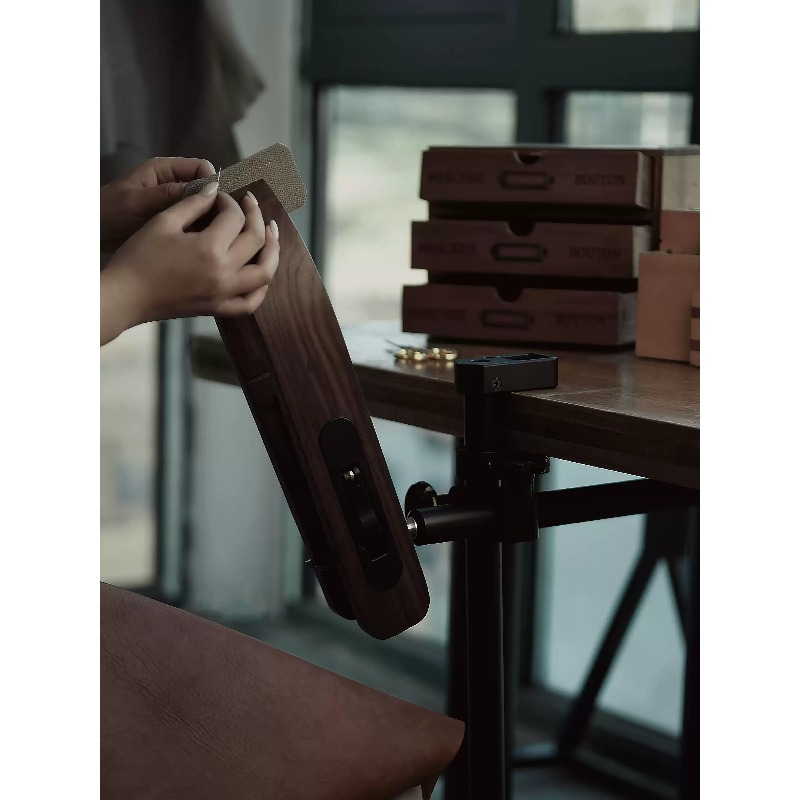 Drewniany stojak do mocowania  – Leatherwork Clamp recenzja i cena