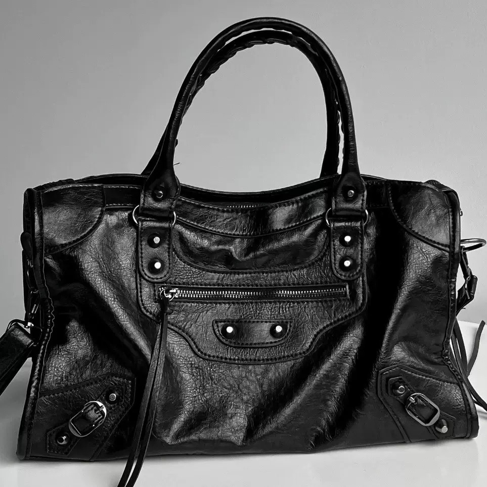 Słodka i stylowa torebka na ra – Leatherwork Rivets recenzja i cena