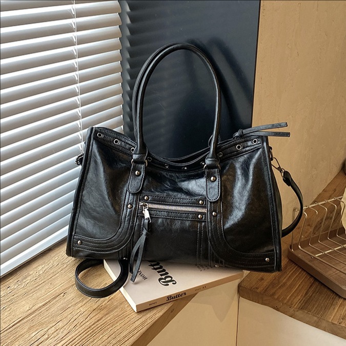 Torba motocyklowa retro dla ko – Leatherwork Rivets recenzja i cena